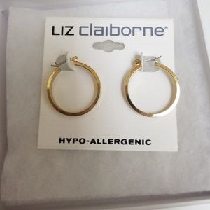 New, Liz Claiborne gold patterned hoop pierced ear
